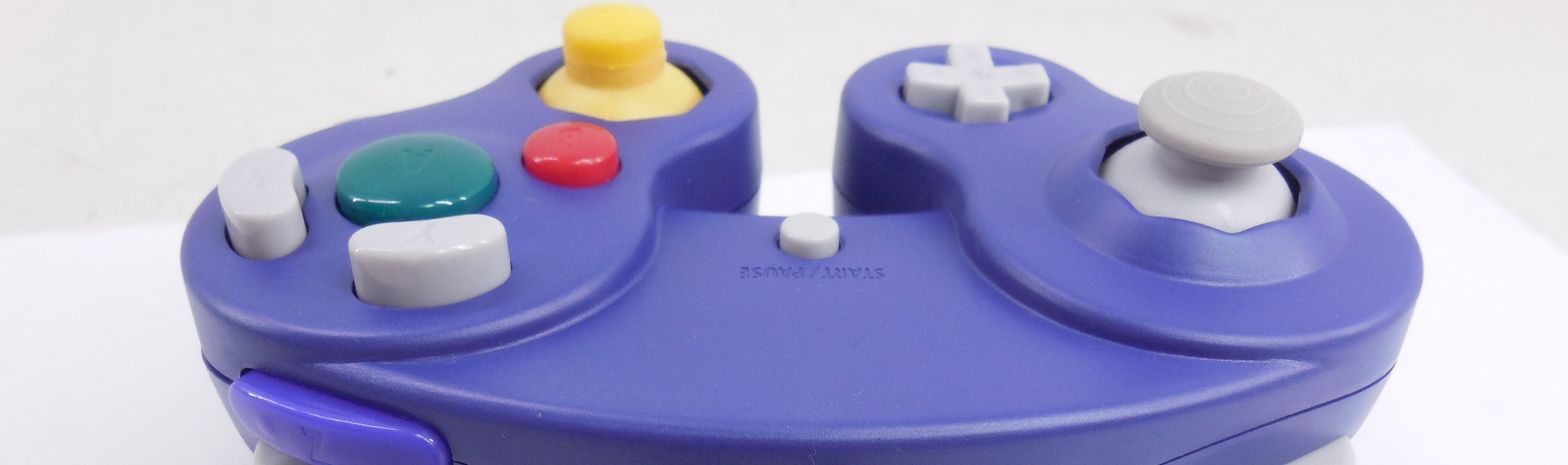 Nintendo Gamecube controller - crop